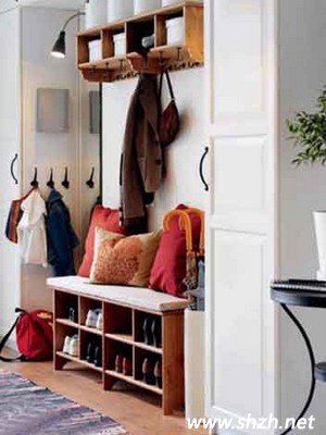 掛鉤打造的玄關(guān)