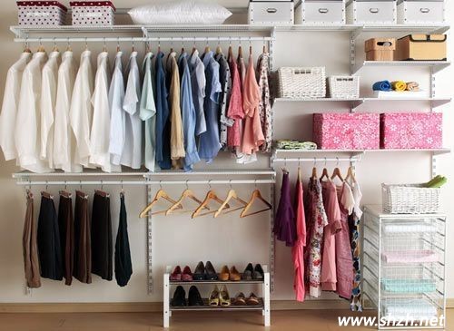 不同材質(zhì)顏色的衣物分開(kāi)收納