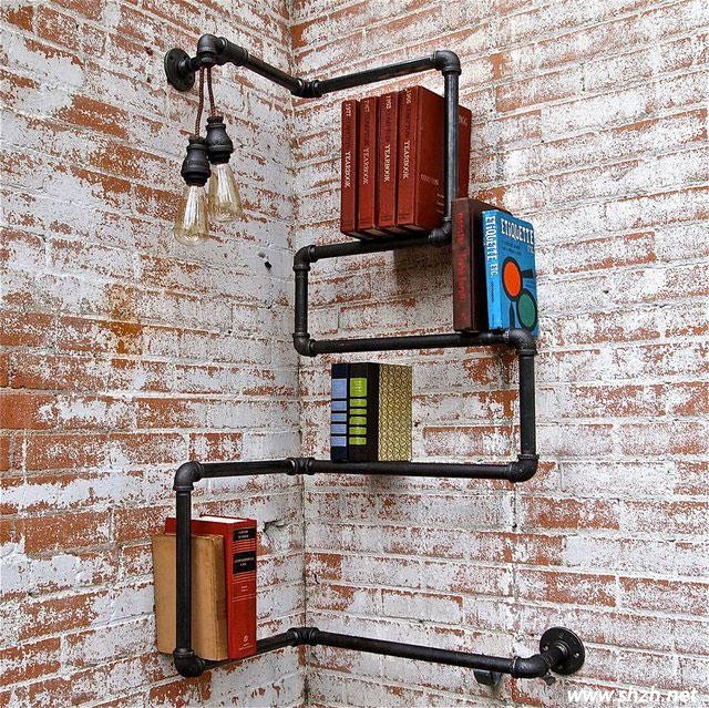 朋克風(fēng)金屬管打造掛在墻上的書架