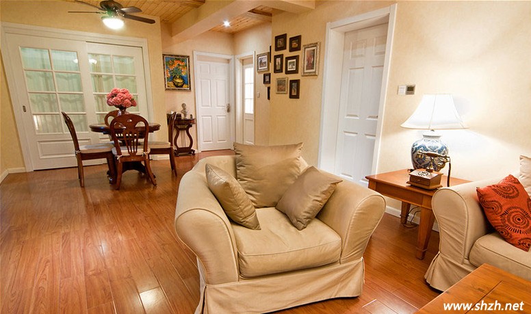 美式鄉(xiāng)村風格餐廳設(shè)計