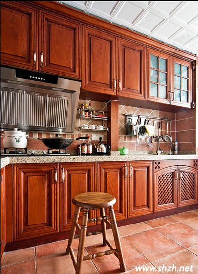 鄉(xiāng)村氣息濃厚的美式廚房設(shè)計